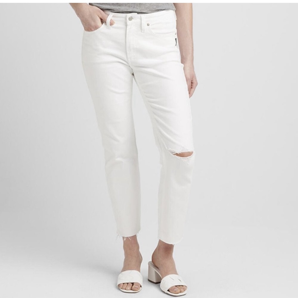 Silver jeans. Super stretch boyfriend cropped Capri jeans.
